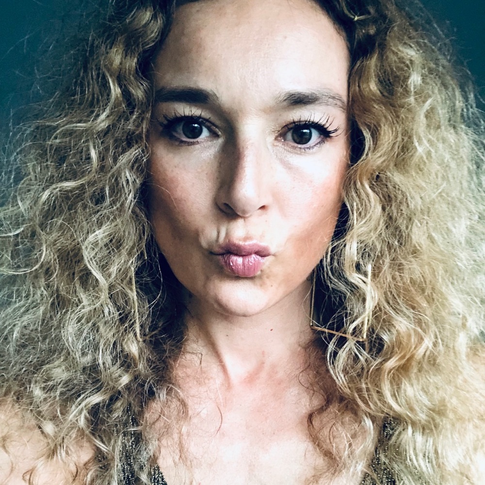 Meet your Posher, Amelia